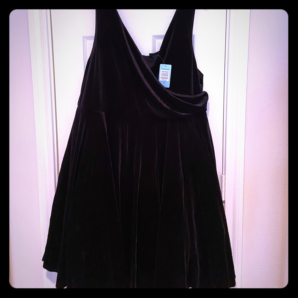 Black velvet tea-length cocktail/evening dress